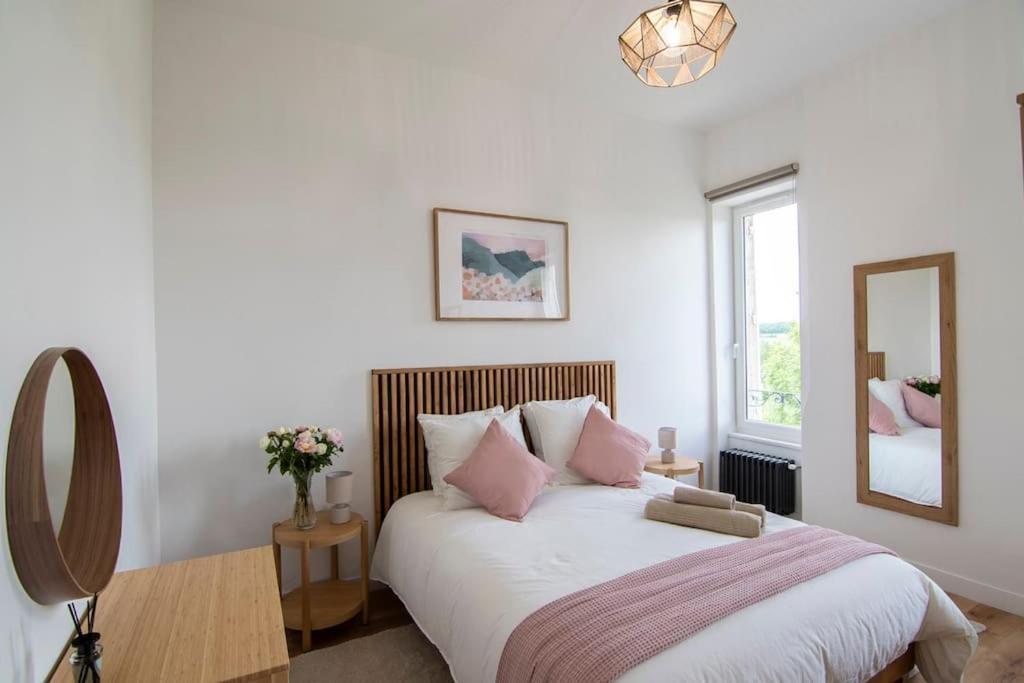 Treize Maison 3 Bed House In Centre Of Saint Severin Bagian luar foto